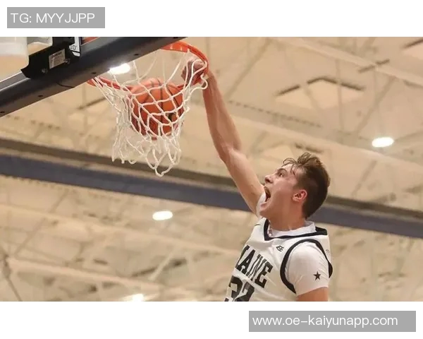 弗拉格成历史第二年轻30分球员仅次于詹姆斯未来发展令人期待 弗拉格成历史第二年轻30分球员仅次于詹姆斯未来发展令人期待